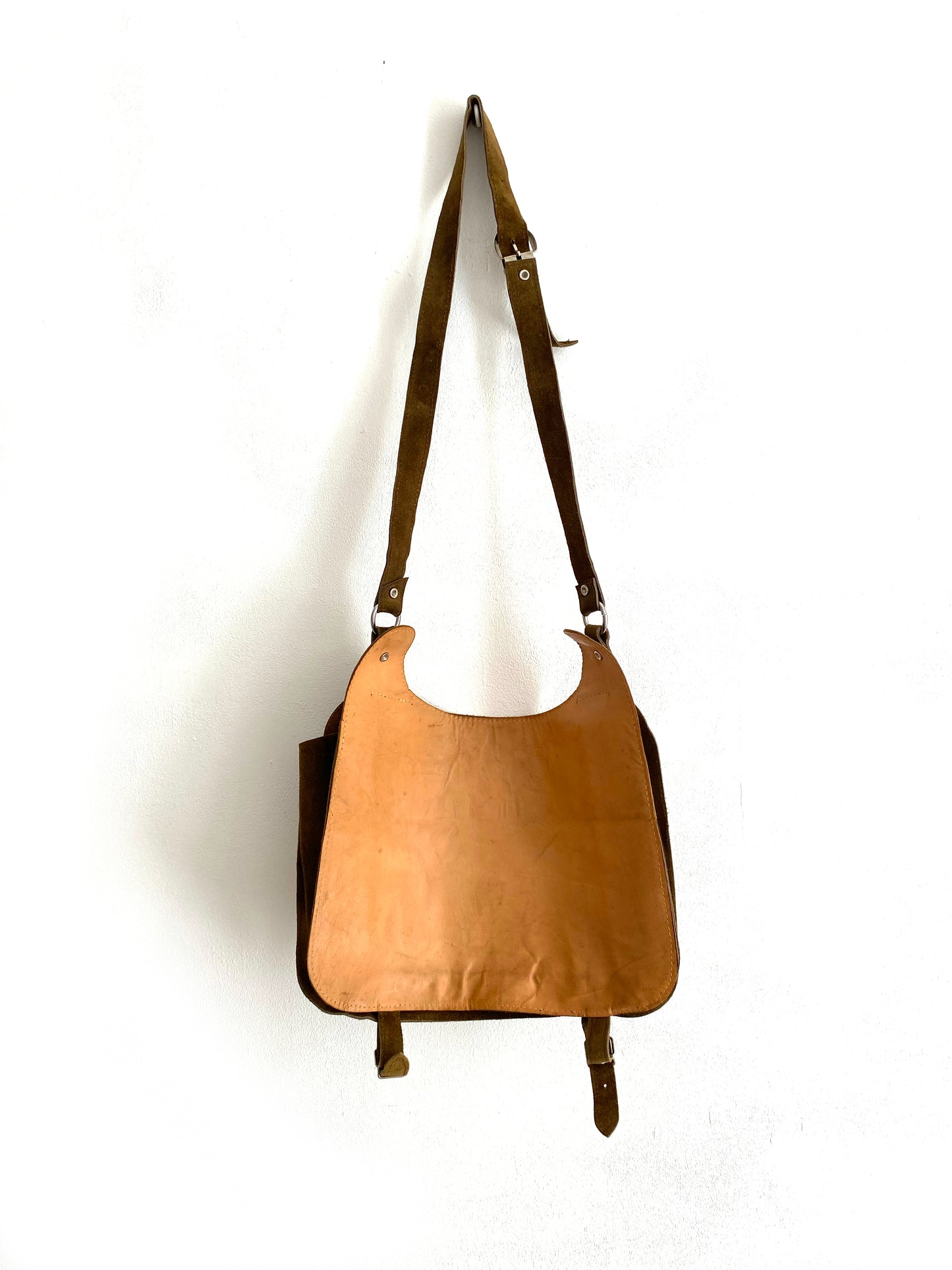 Daniel Hechter édité par Stevens - Suede satchel